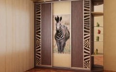 Изображение зебры в интерьере